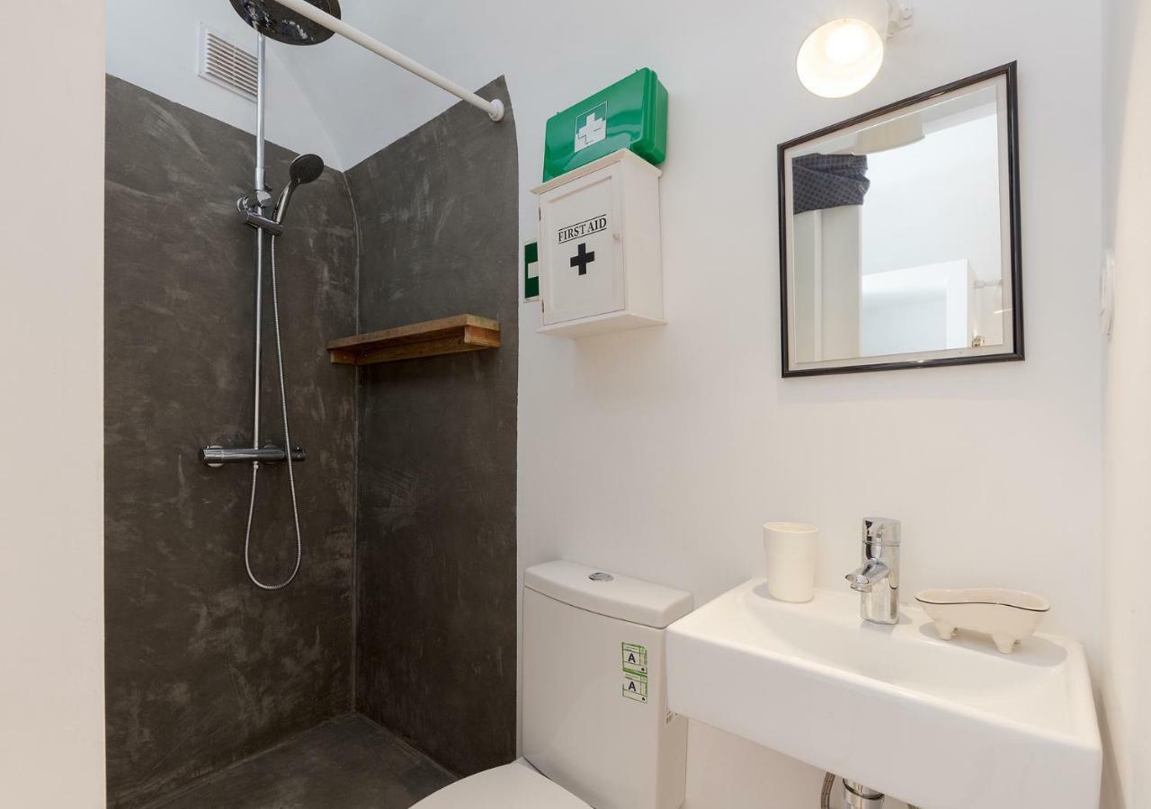 Studio Hideaway With Easy Access To Lisbon Center Exterior photo